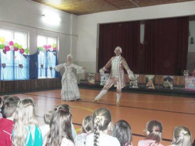 Roztańczona szkoła